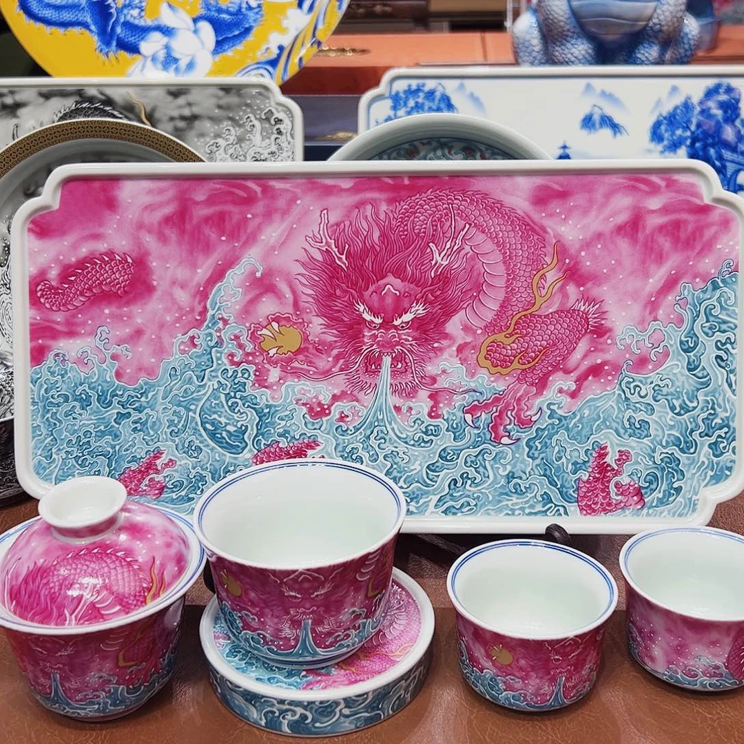 摆件景德镇陶瓷学院等单位联合举办了多项