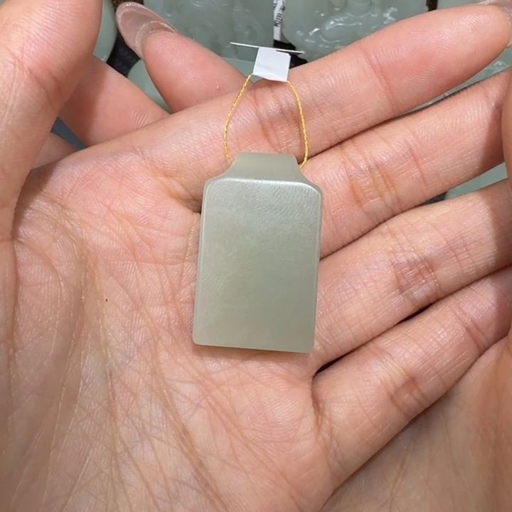 姚***囡和田玉未镶嵌颈饰