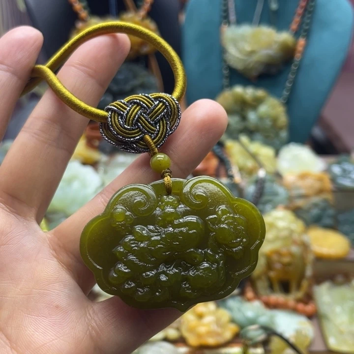 蛇纹石玉合金颈饰