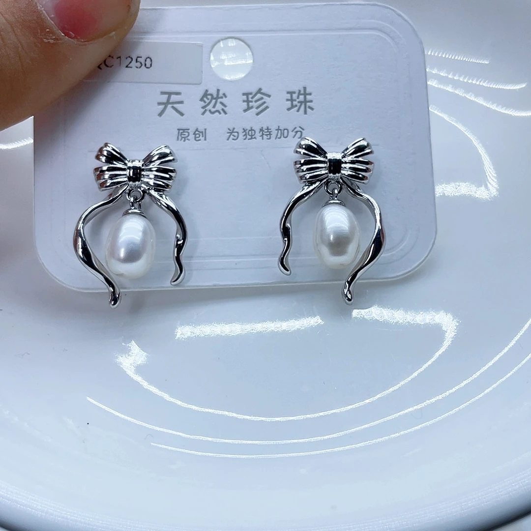 银S925镶嵌耳饰淡水珍珠