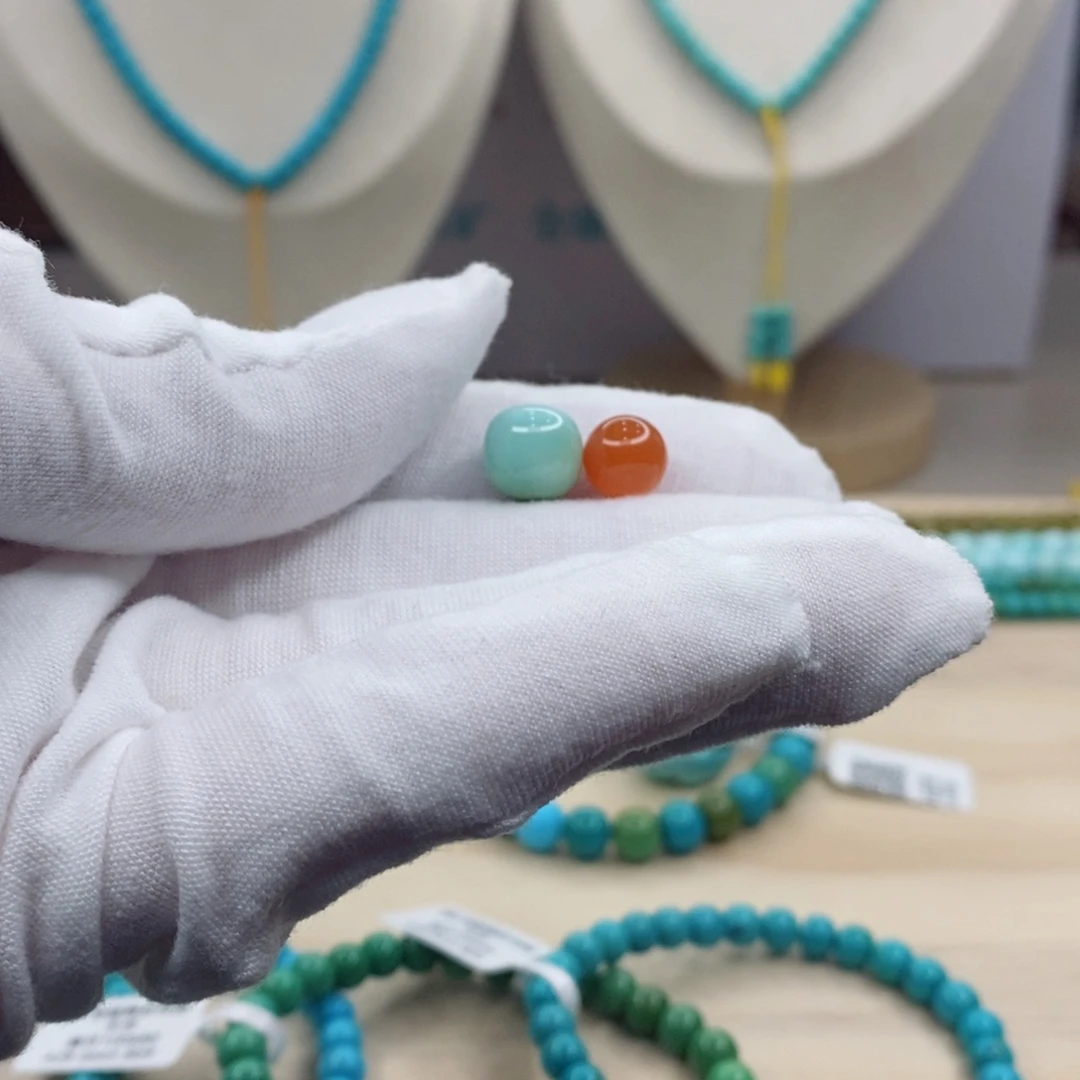 兜****南红玛瑙未镶嵌珠宝奇石