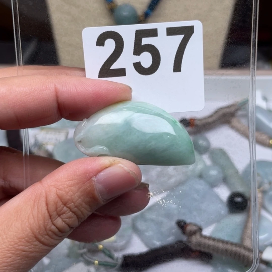 【闪购商品】翡翠颈饰未镶嵌L**彦翡翠