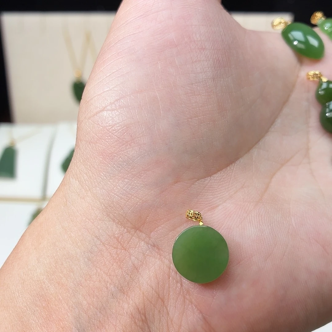 和田玉（碧玉）18K金镶嵌吊坠(赠链)