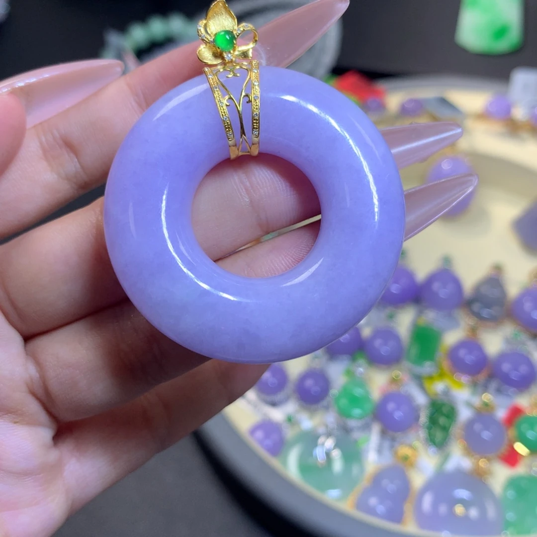 翡翠18K金镶嵌颈饰