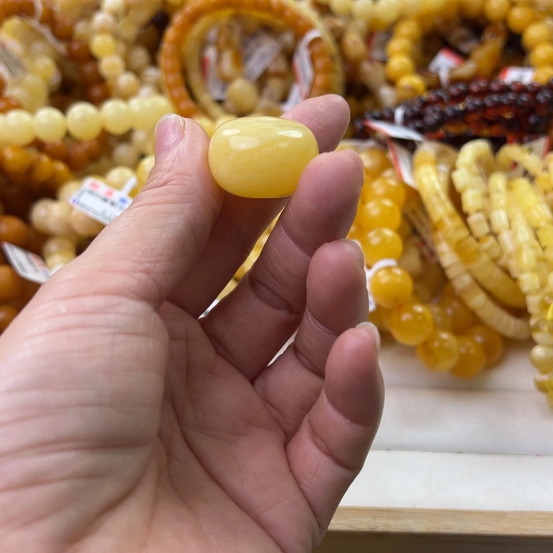 琥珀珠宝奇石未镶嵌
