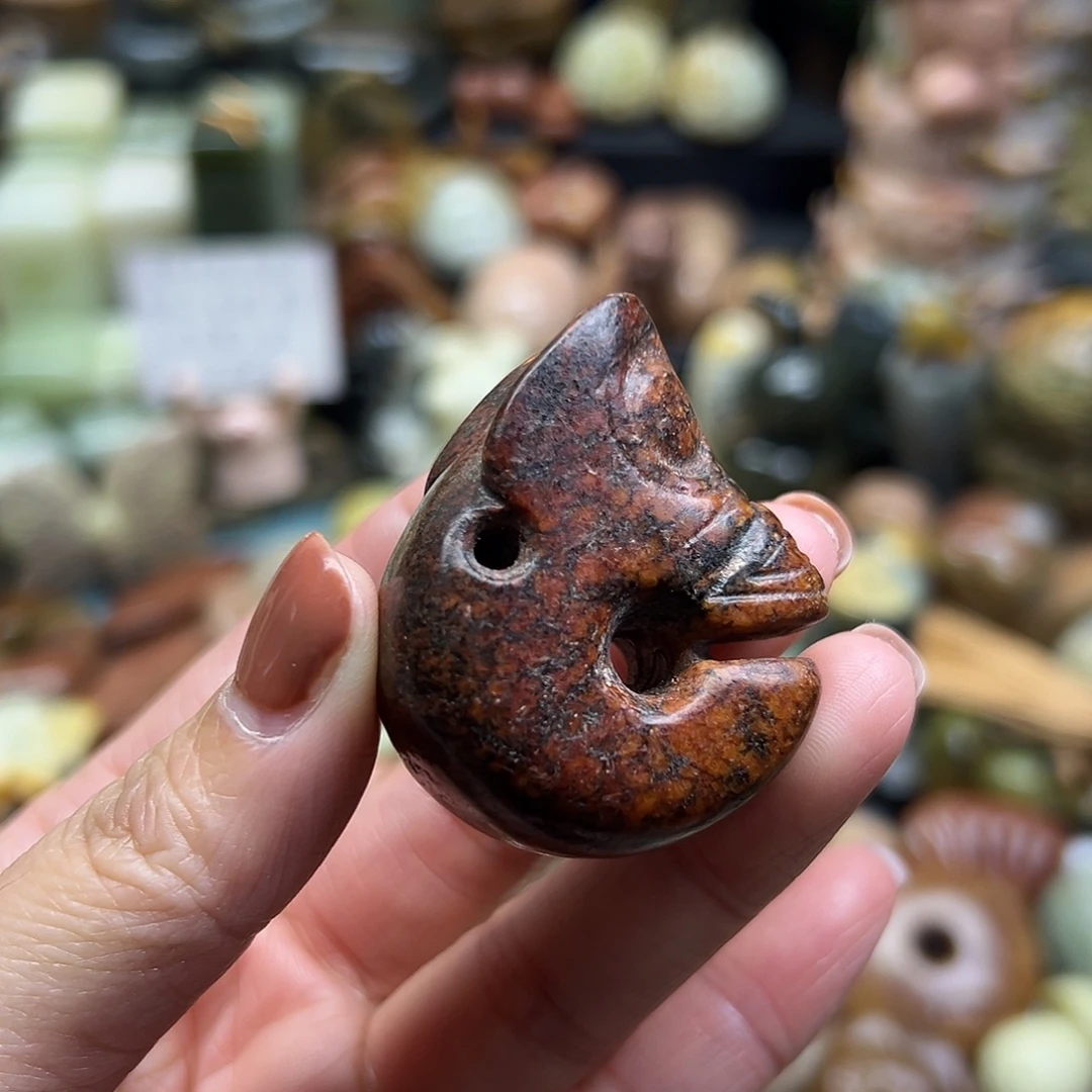 岫岩河磨玉（透闪石质玉）未镶嵌颈饰河磨玉猪龙