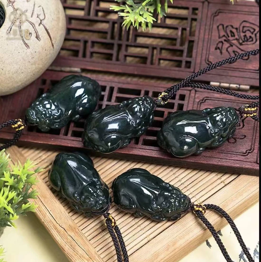 和田玉且末蓝雕刻貔貅吊坠 多样性发货拍一发一 附送证书 27-15mm