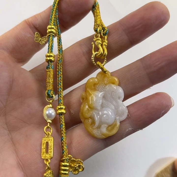 翡翠吊坠(赠链)未镶嵌代编织