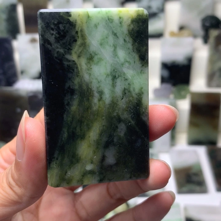 *****独山玉未镶嵌颈饰