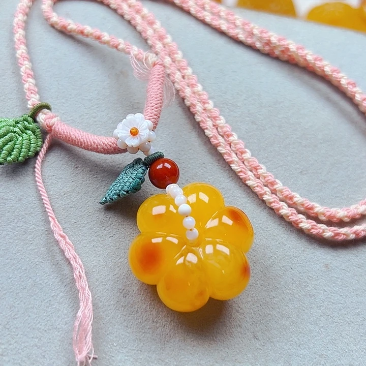 琥珀未镶嵌颈饰有钱花