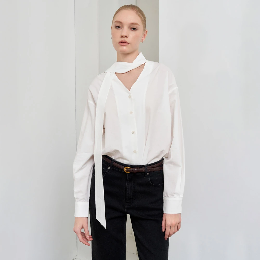 GENERAL IDEA BY BUMSUK领结系带后开衩纽扣设计V领衬衫3509