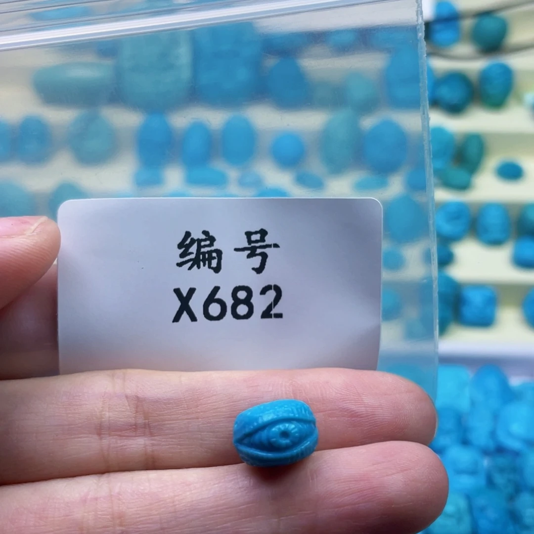 大***8未镶嵌绿松石天然原矿绿松石雕件