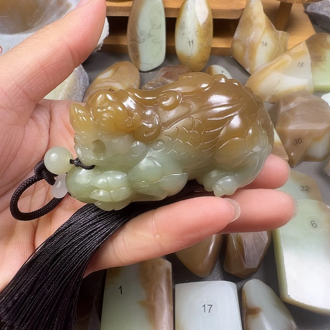 @***奇和田玉（糖玉）未镶嵌颈饰