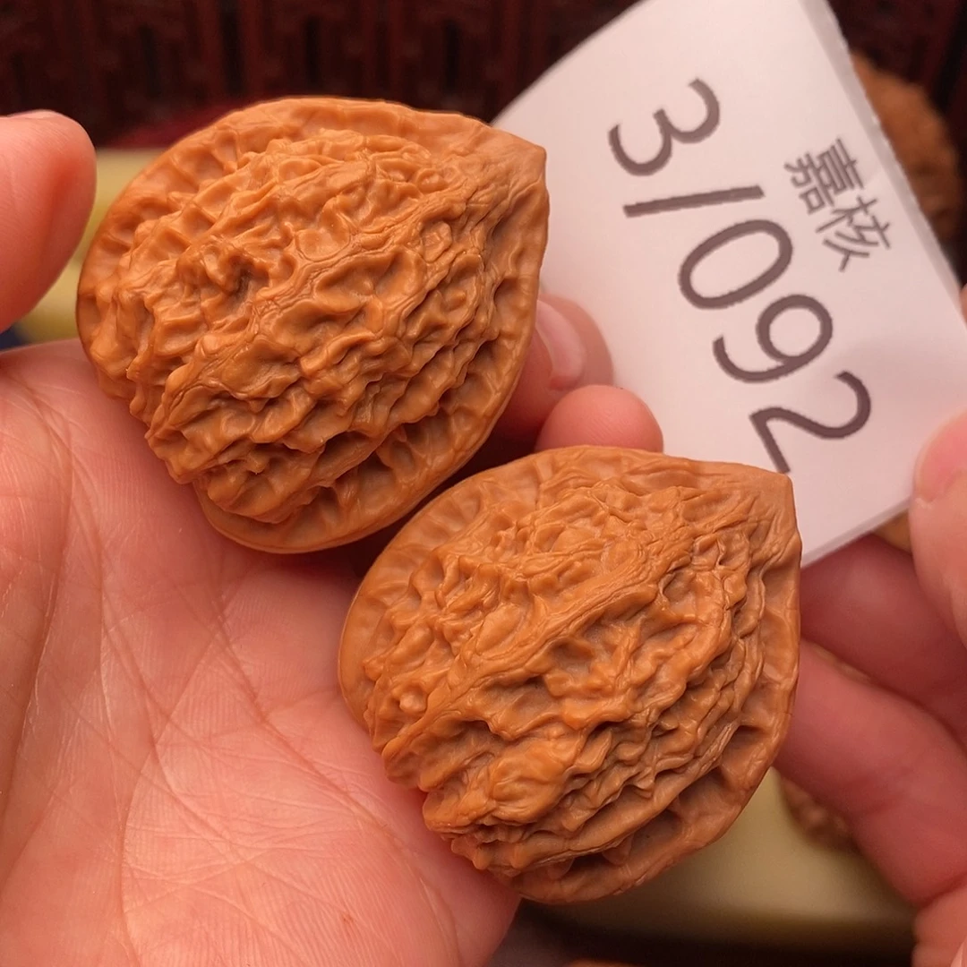 文玩核桃把件38金牛