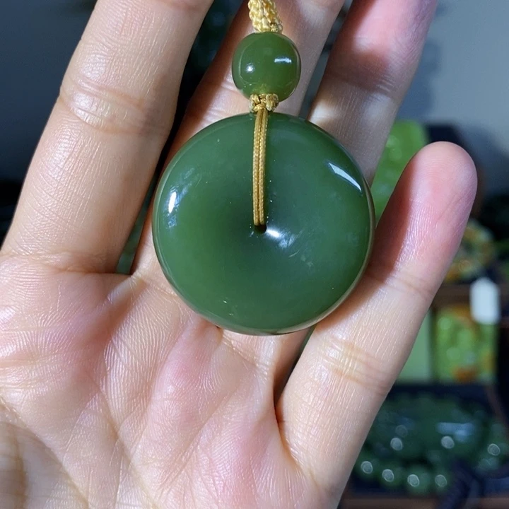 吊坠(赠链)未镶嵌和田玉