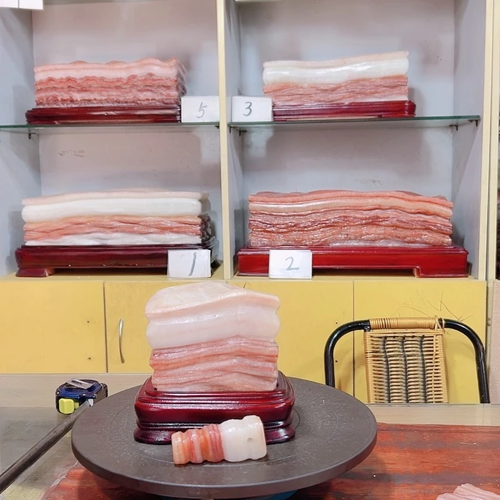 石材广西猪肉石摆件