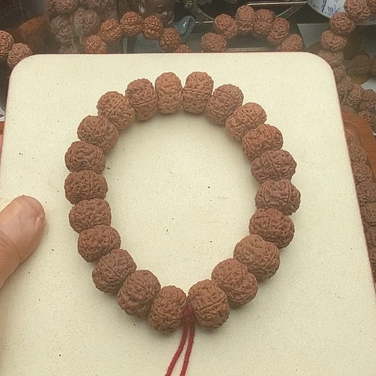 吊坠金刚菩提爆肉蜂王手持