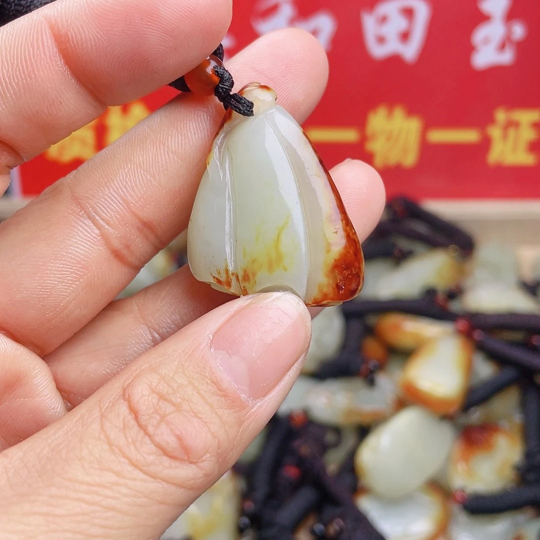 和田玉颈饰未镶嵌