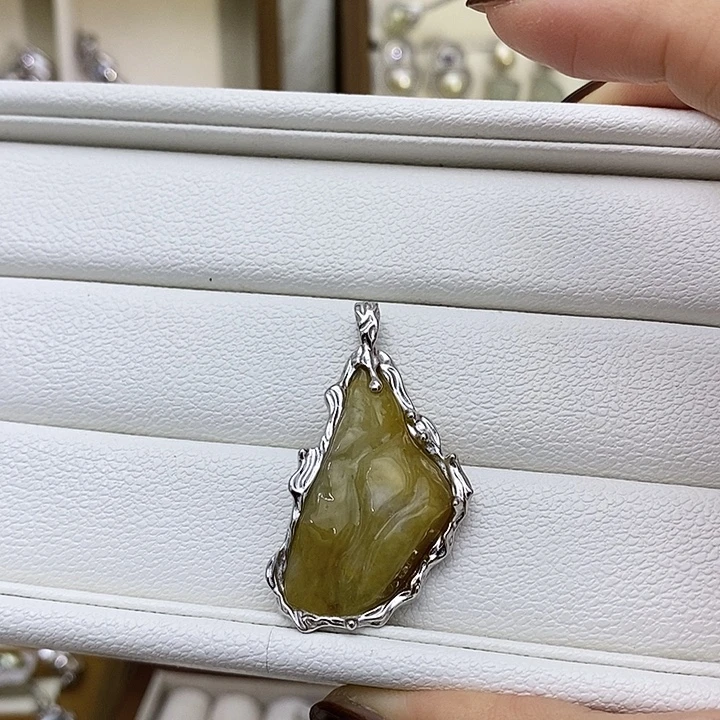翡翠未镶嵌颈饰新品