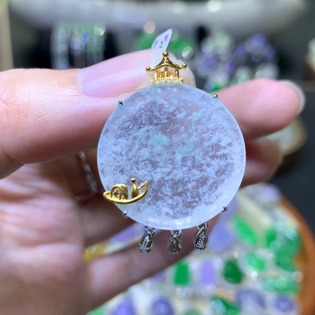 【闪购商品】翡翠颈饰18K金镶嵌翡翠吊坠项链