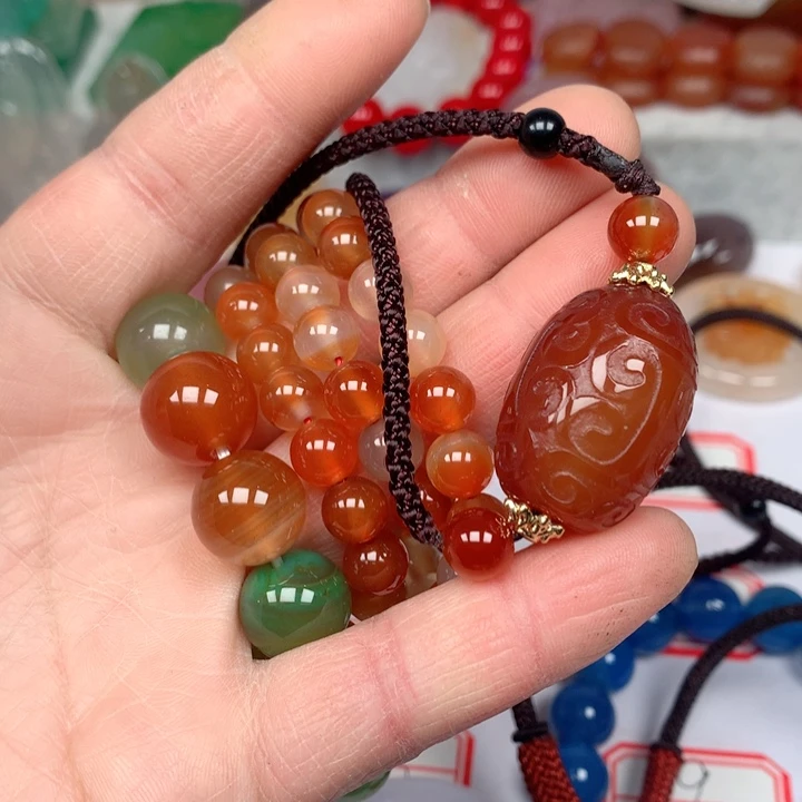 玛瑙/玉髓颈饰未镶嵌朱*晓