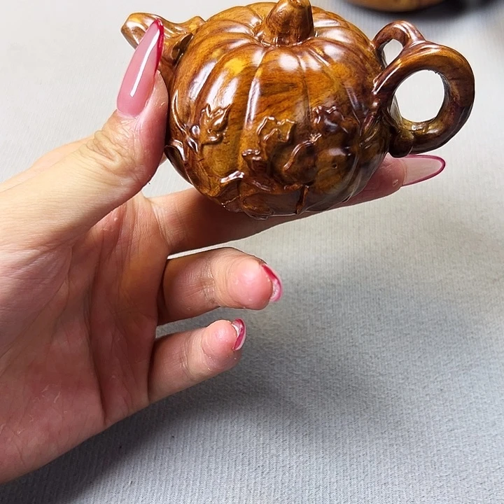 木质“****”越南黄花梨壶一个