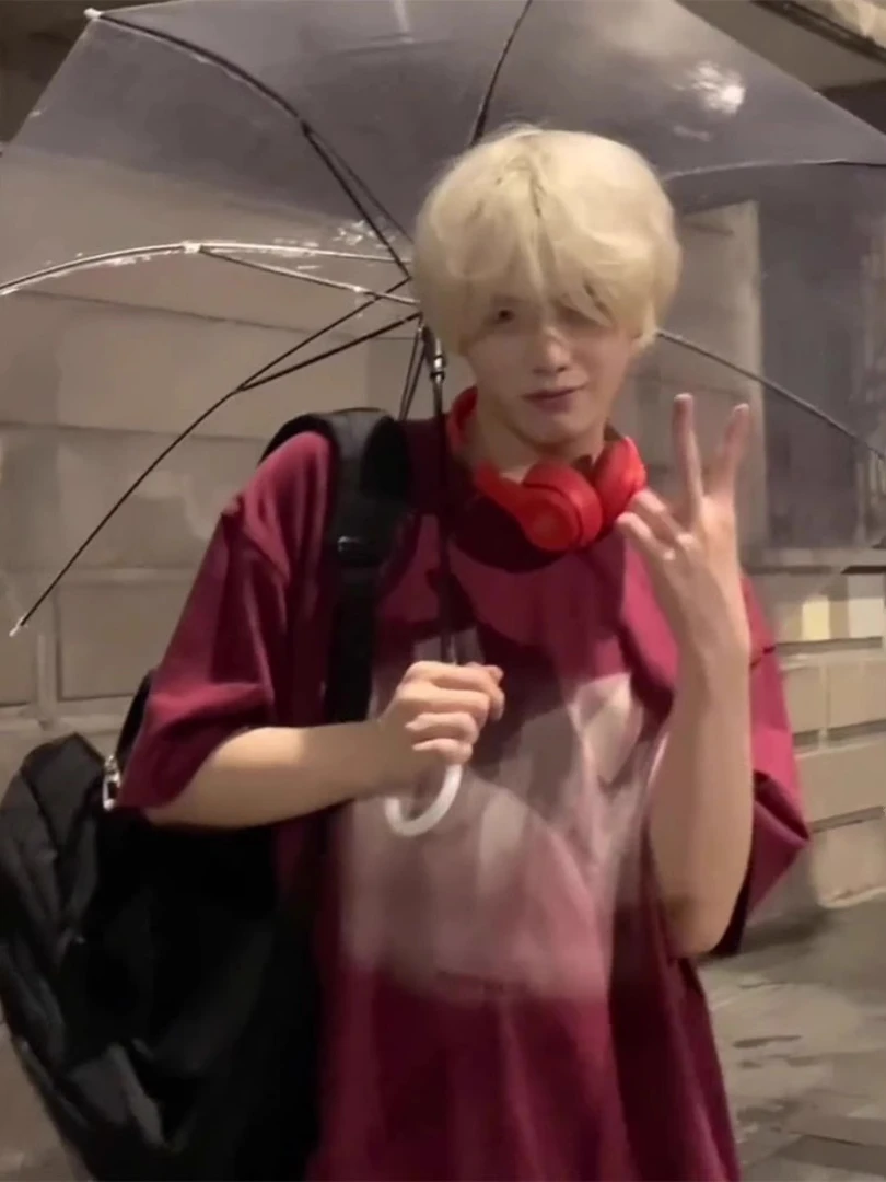 100%纯棉原创模糊字母卡通设计夏季潮流宽松休闲情侣圆领透气棉