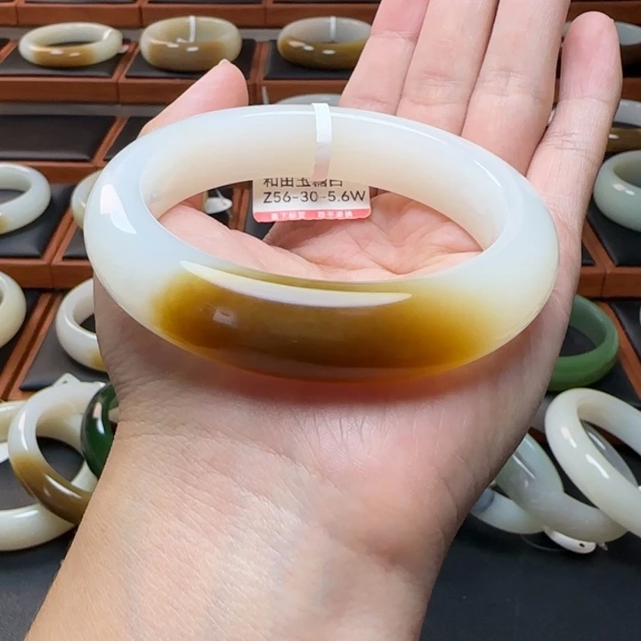 未镶嵌手镯和田玉金山红糖羊脂白