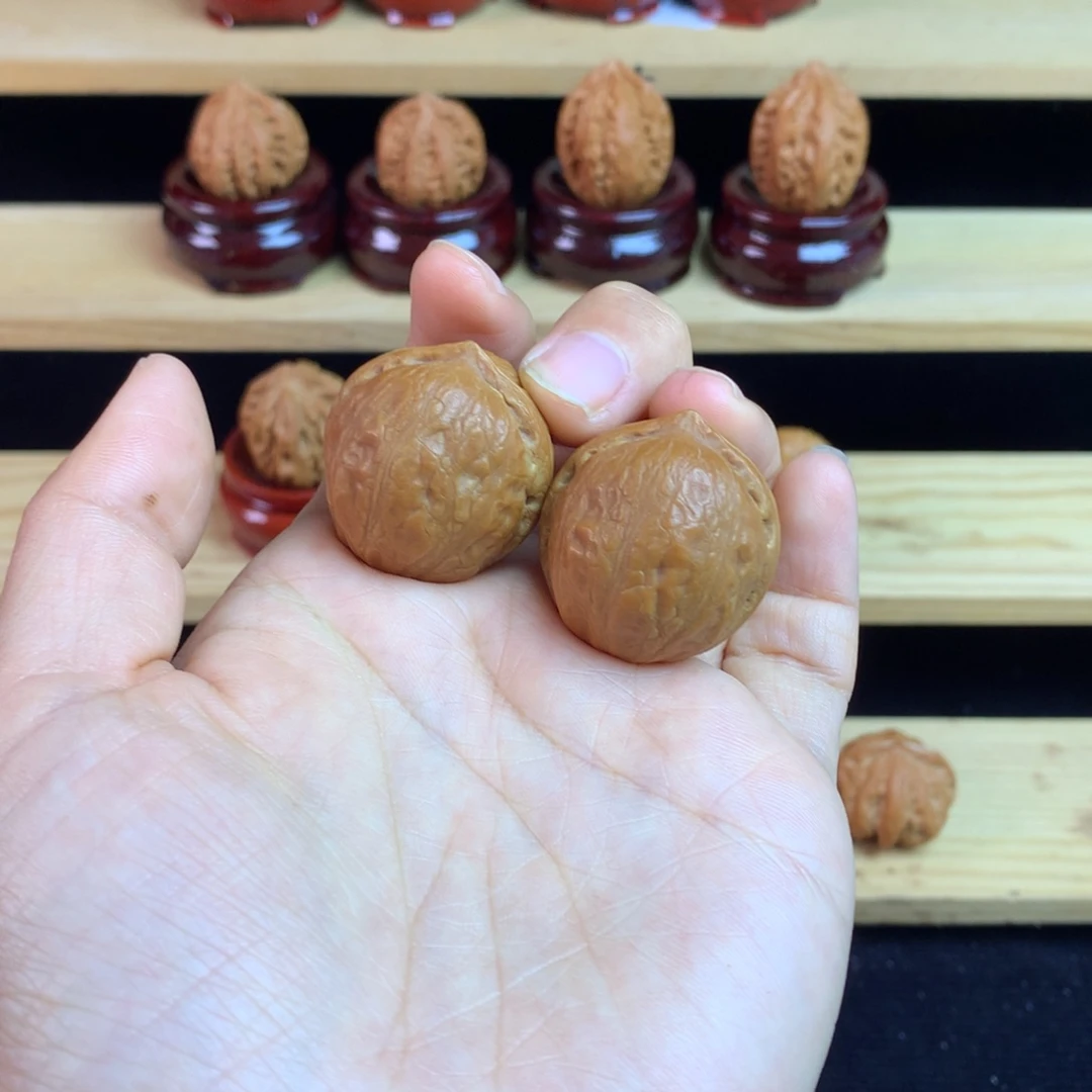 吊坠文玩核桃玄武石