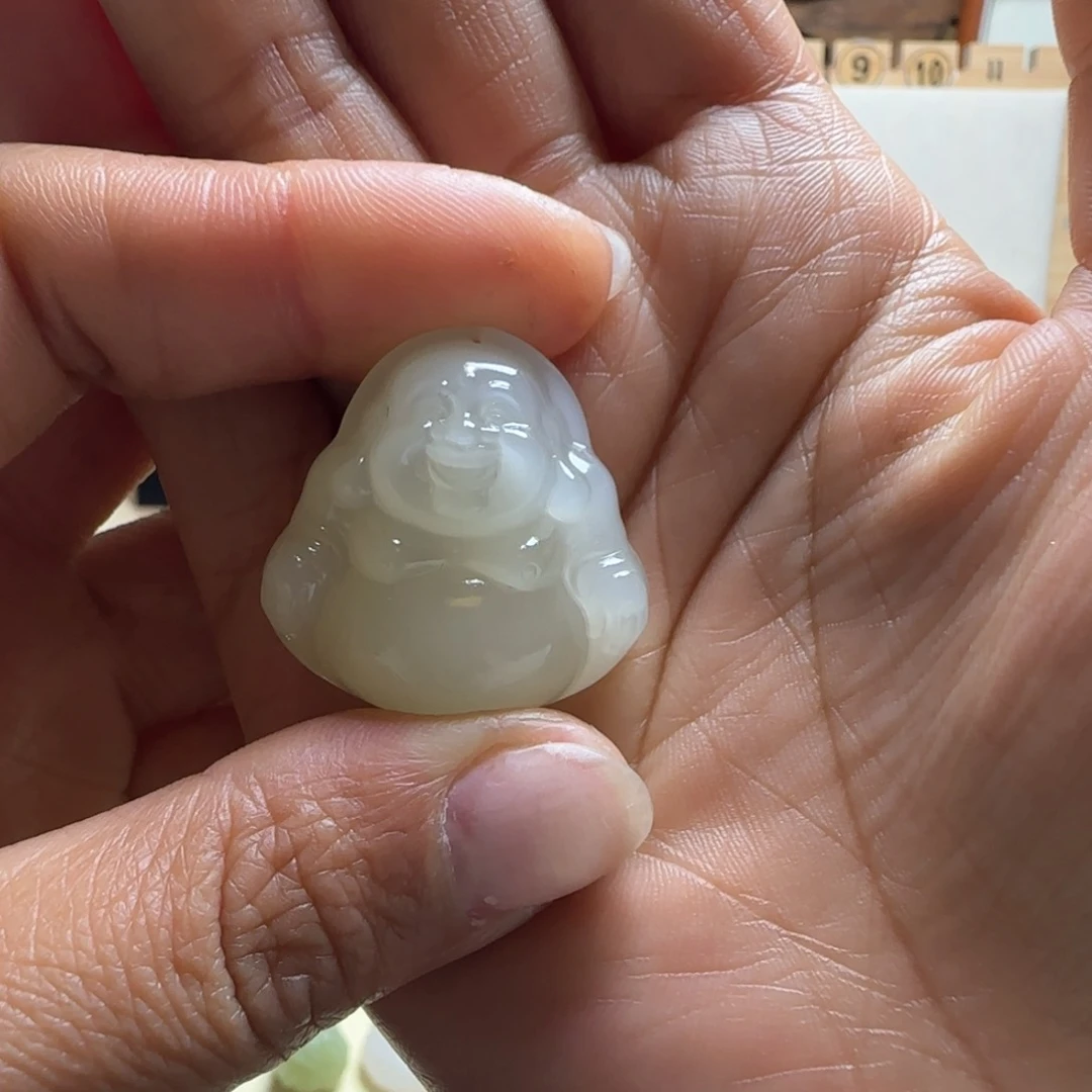 和田玉颈饰未镶嵌臭****。