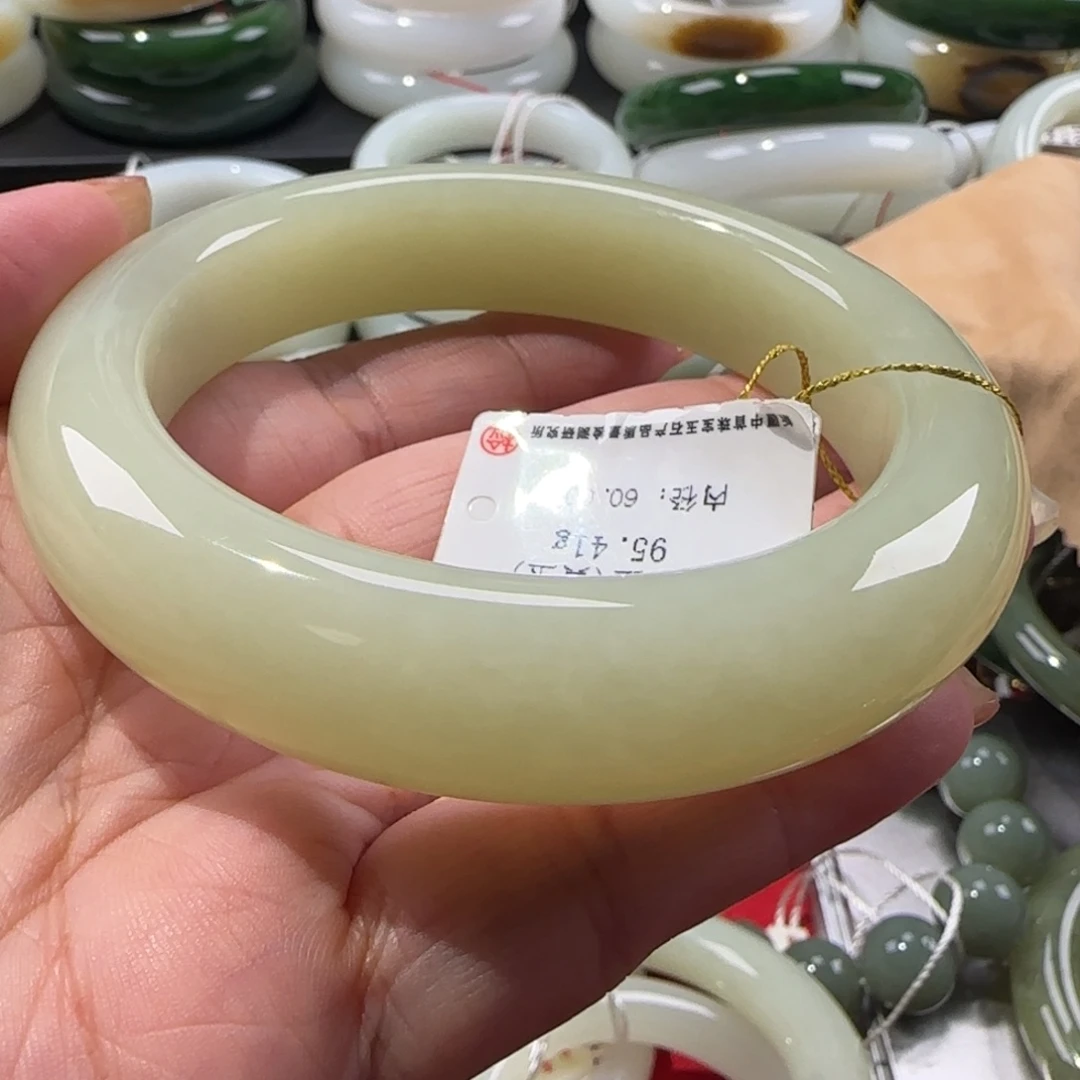 a***r和田玉手镯未镶嵌