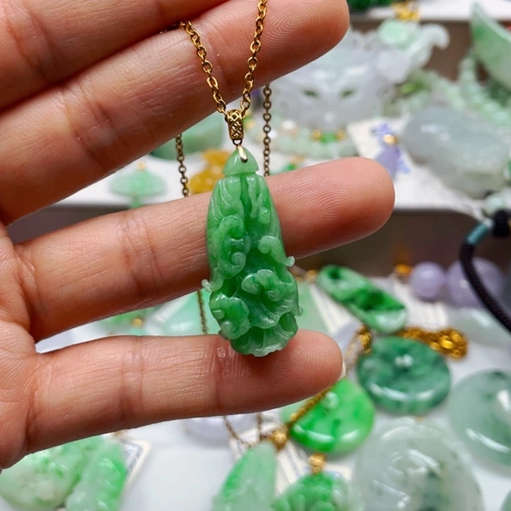 吊坠(不含链)未镶嵌翡翠