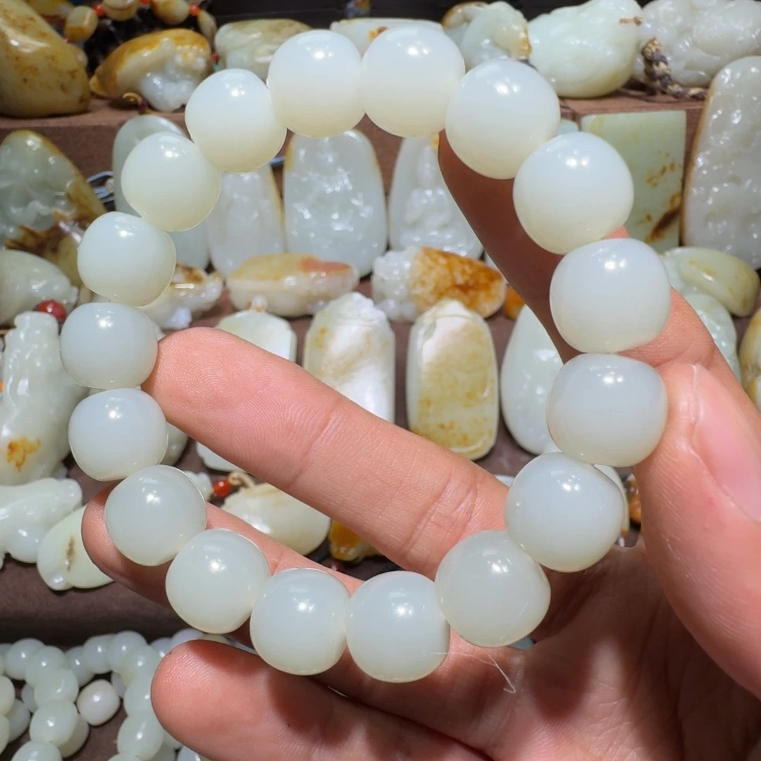 杜***姐和田玉未镶嵌手串