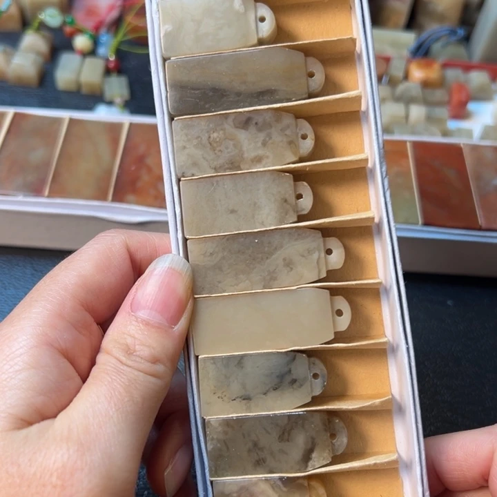 伊犁石印石10个1.5*1.5，高3-4