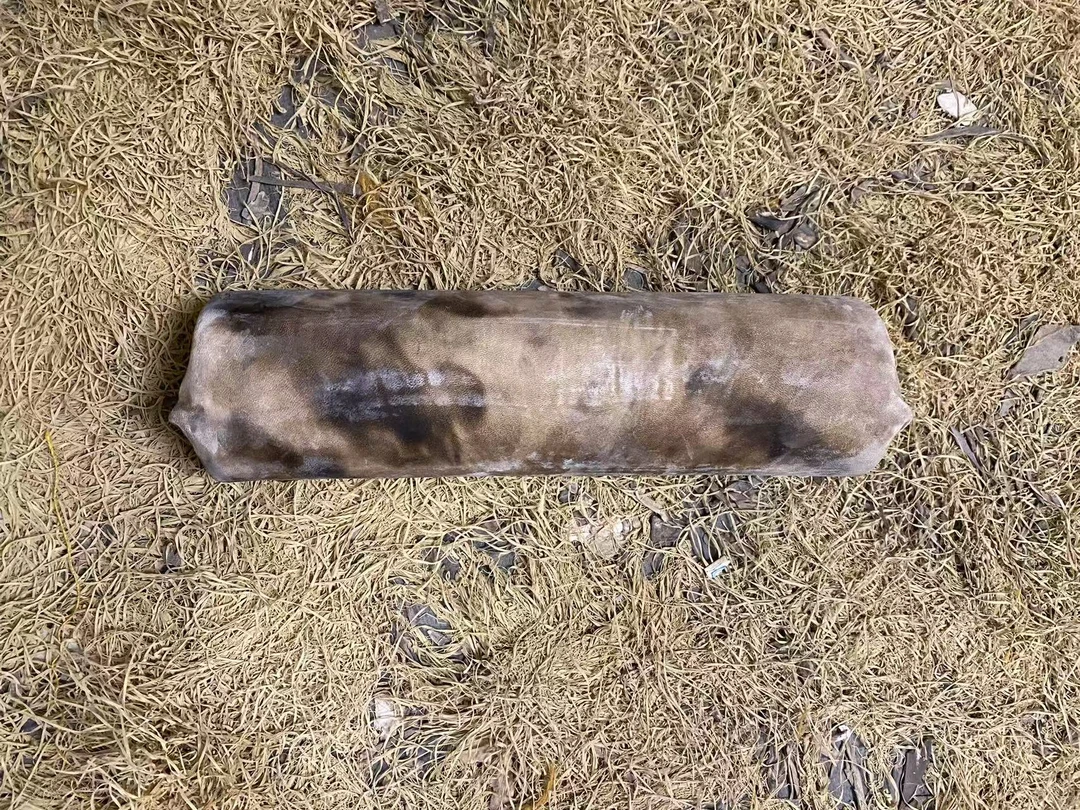 皮短筒摆件一件《日月旧戊臻选阁》