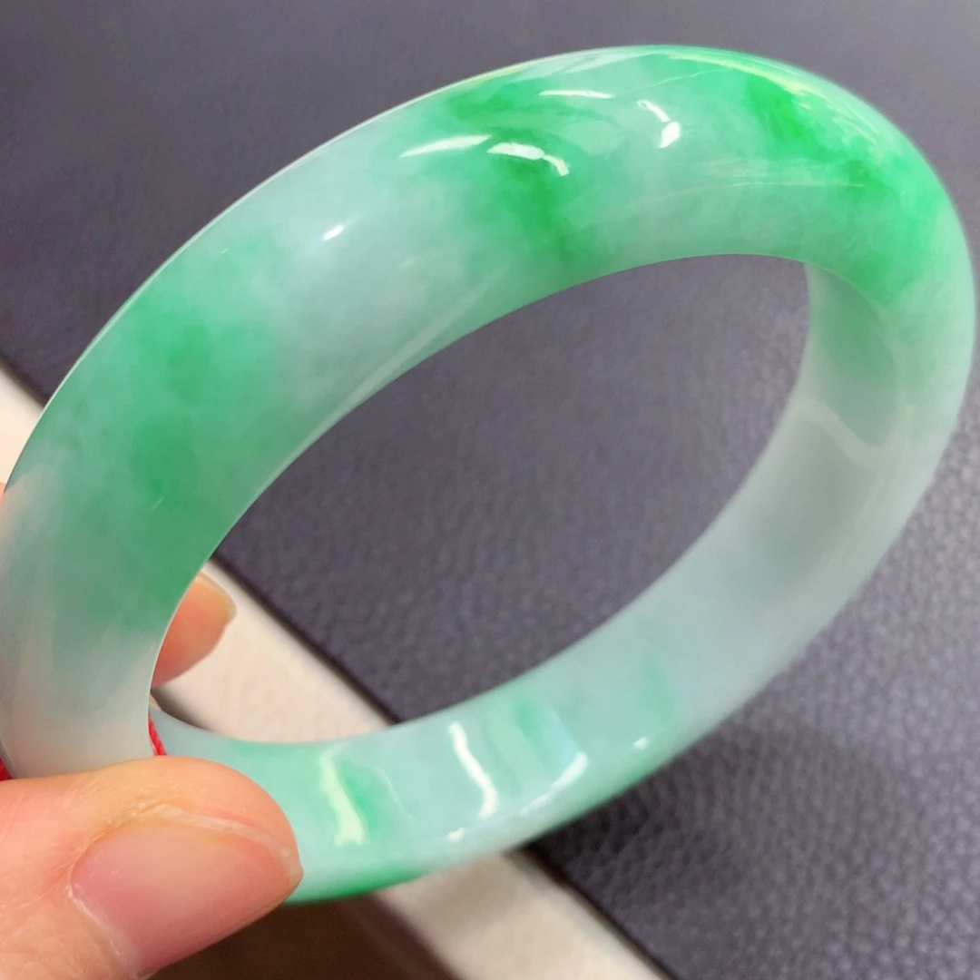 未镶嵌手镯翡翠洁****）翡翠