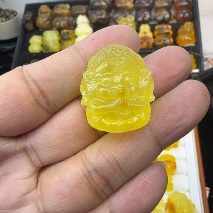 琥珀未镶嵌颈饰象神