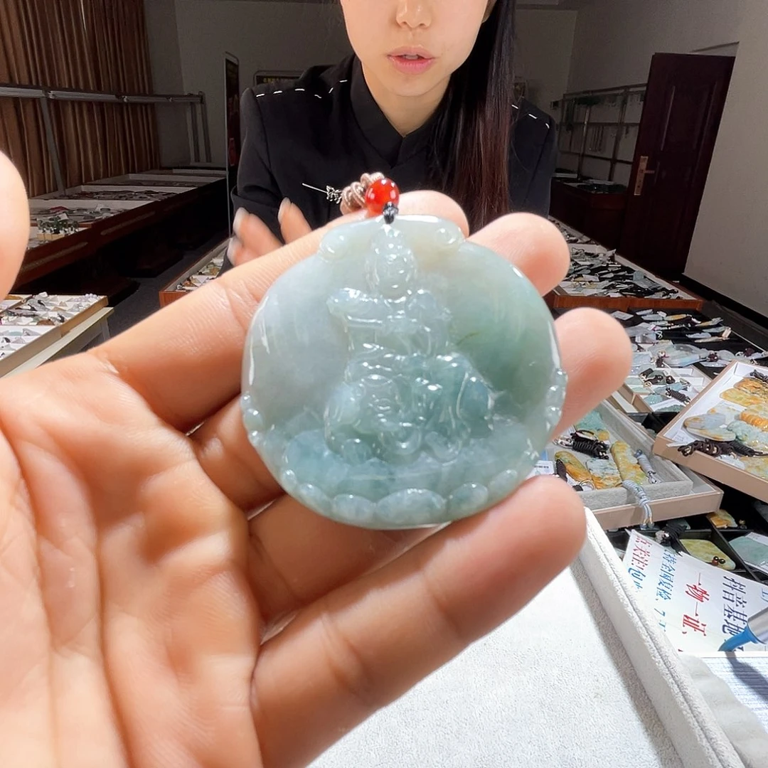 翡翠未镶嵌颈饰一