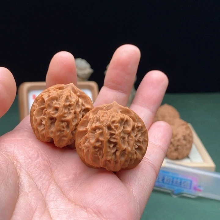 文玩核桃把件C***.刀子