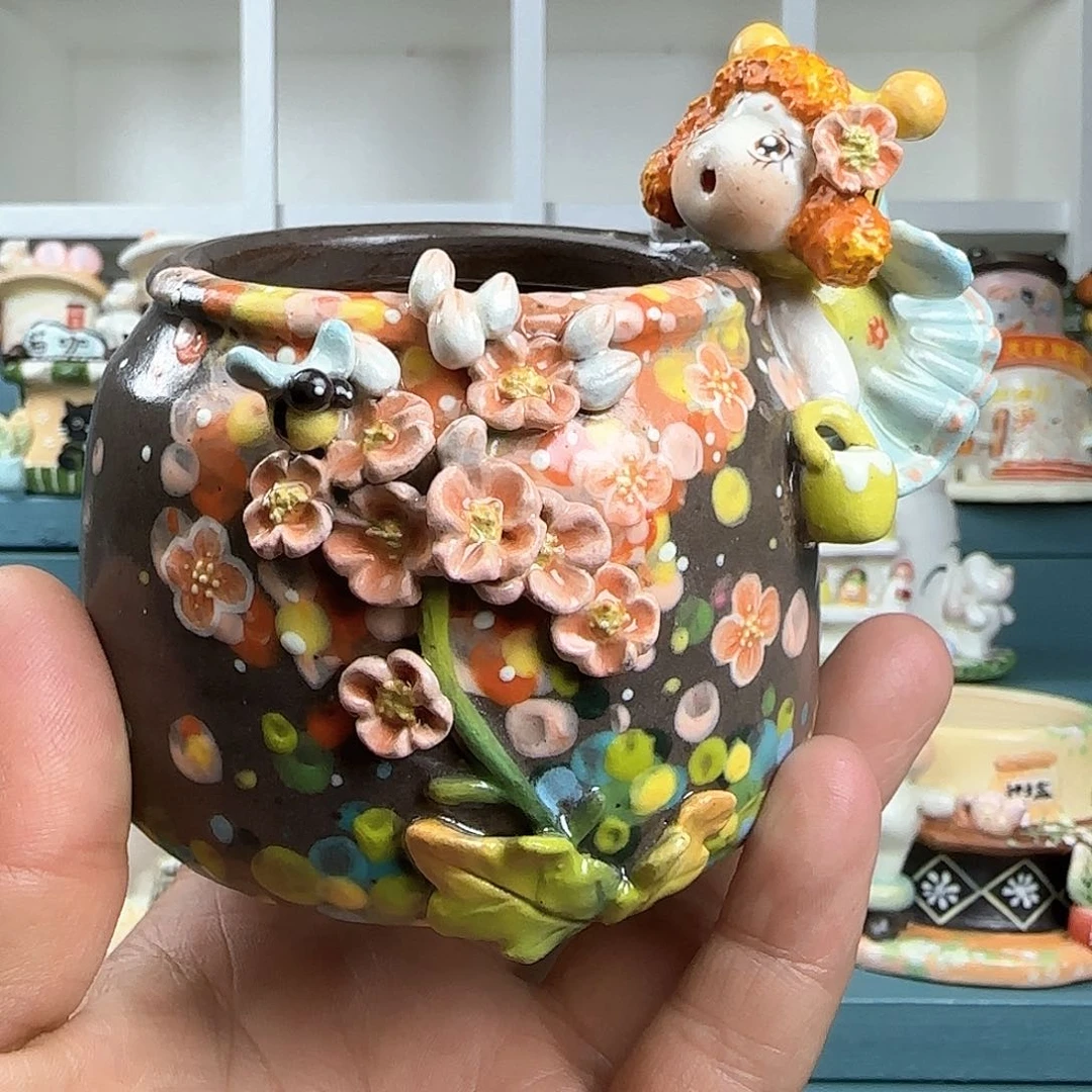 红陶?****多肉花盆：蜜蜂小妞