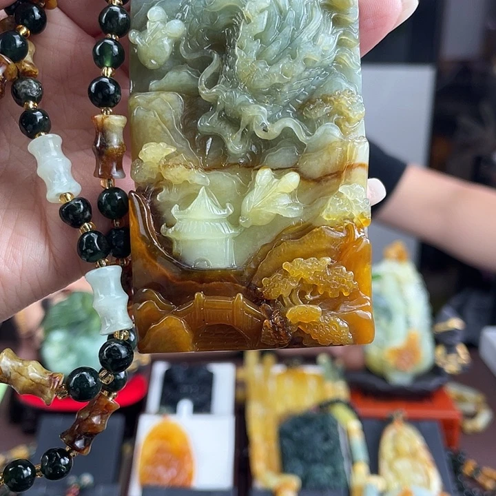 蛇纹石玉未镶嵌颈饰