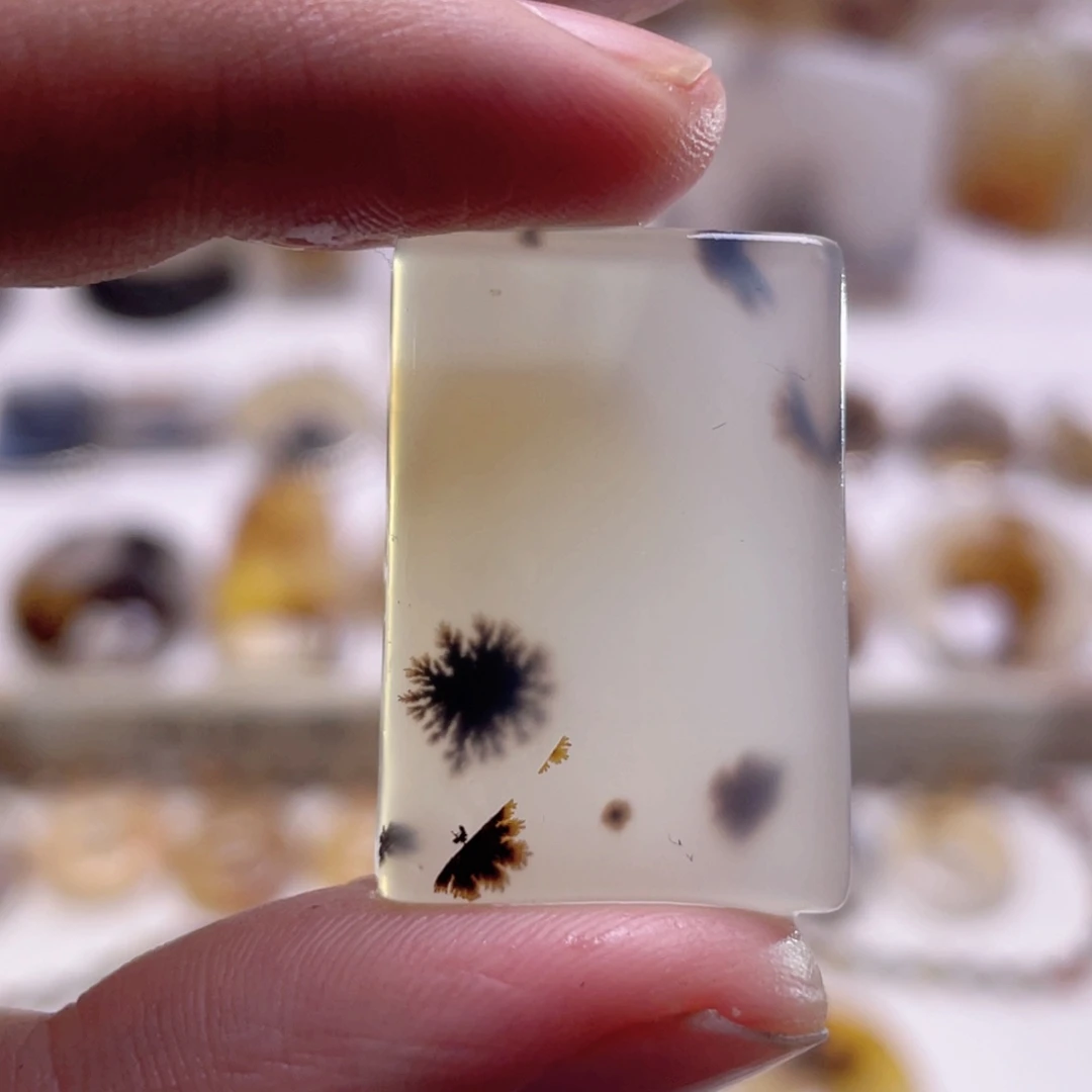 玛瑙/玉髓未镶嵌珠宝奇石