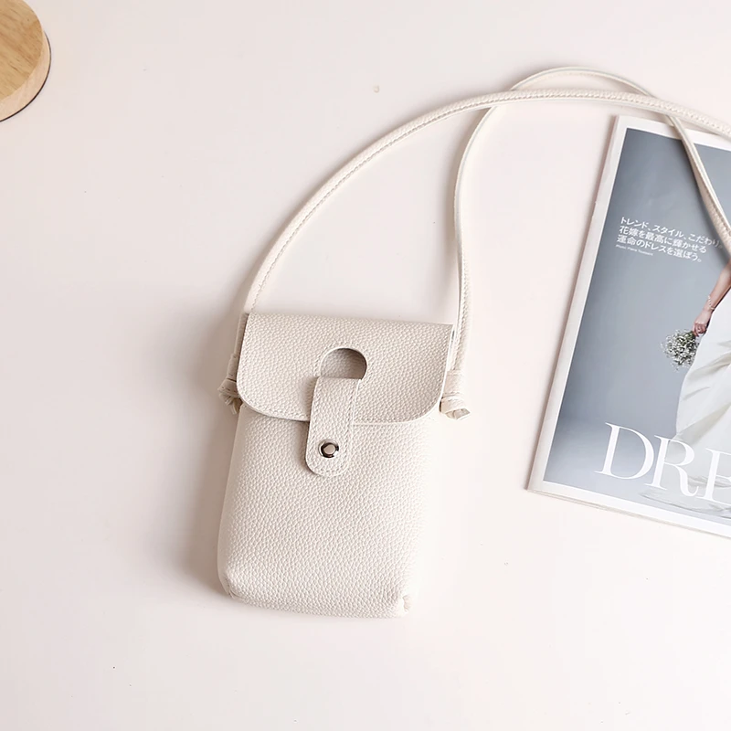 手机包女斜挎2025新款时尚轻便斜挎包外出散步实用通勤韩版小包包