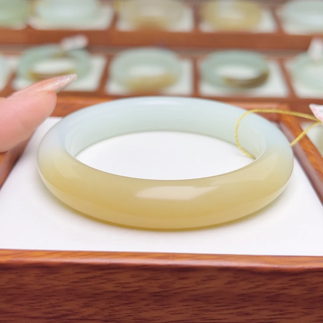 和田玉手镯未镶嵌55.8