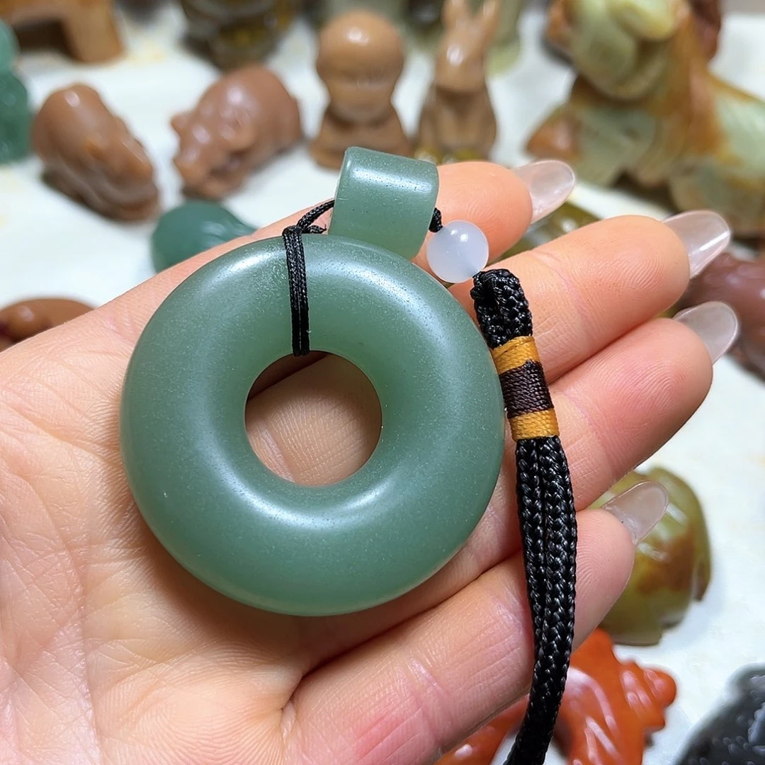 白玉菩提吊坠白玉菩提吊坠