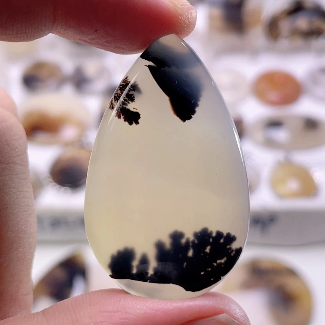 玛瑙/玉髓颈饰未镶嵌