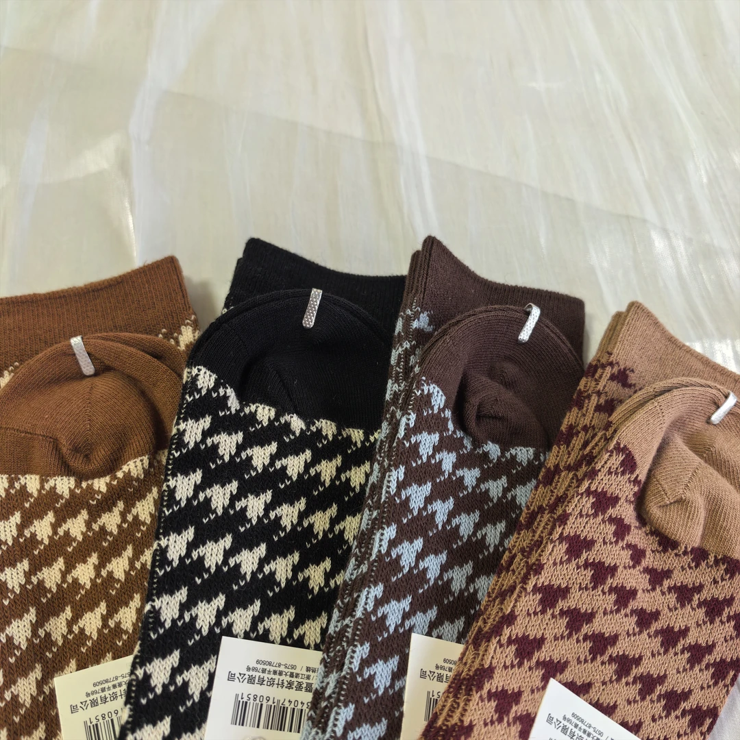 （袜子不支持退货）秋冬女款美拉德中筒千鸟格复古文艺袜子