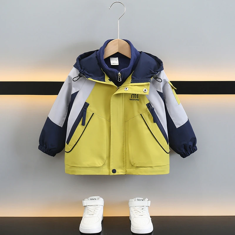 男童冲锋衣儿童春秋款户外防风外套2025新款摇粒绒可拆卸秋冬风衣