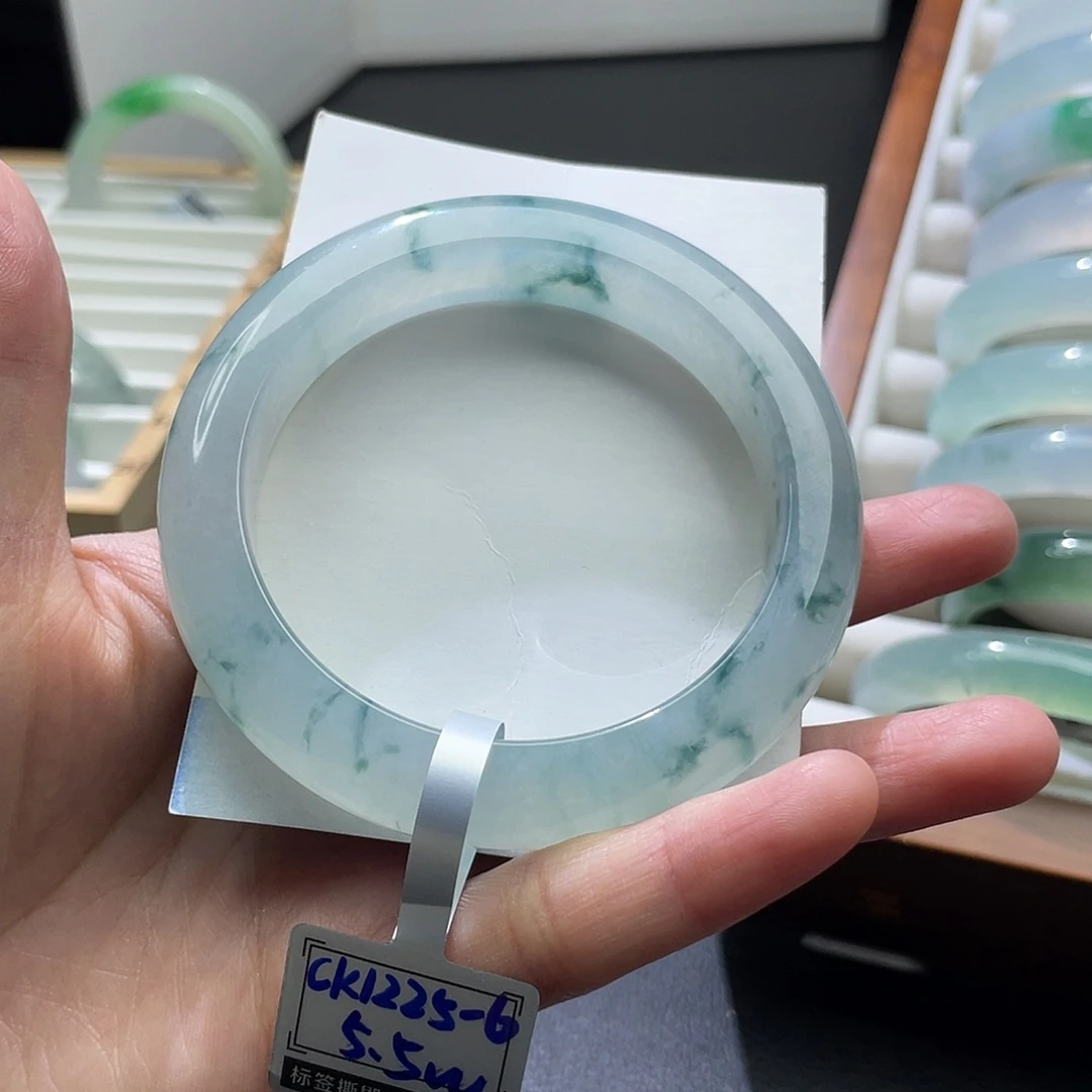 翡翠未镶嵌手镯56.8冰飘蓝花