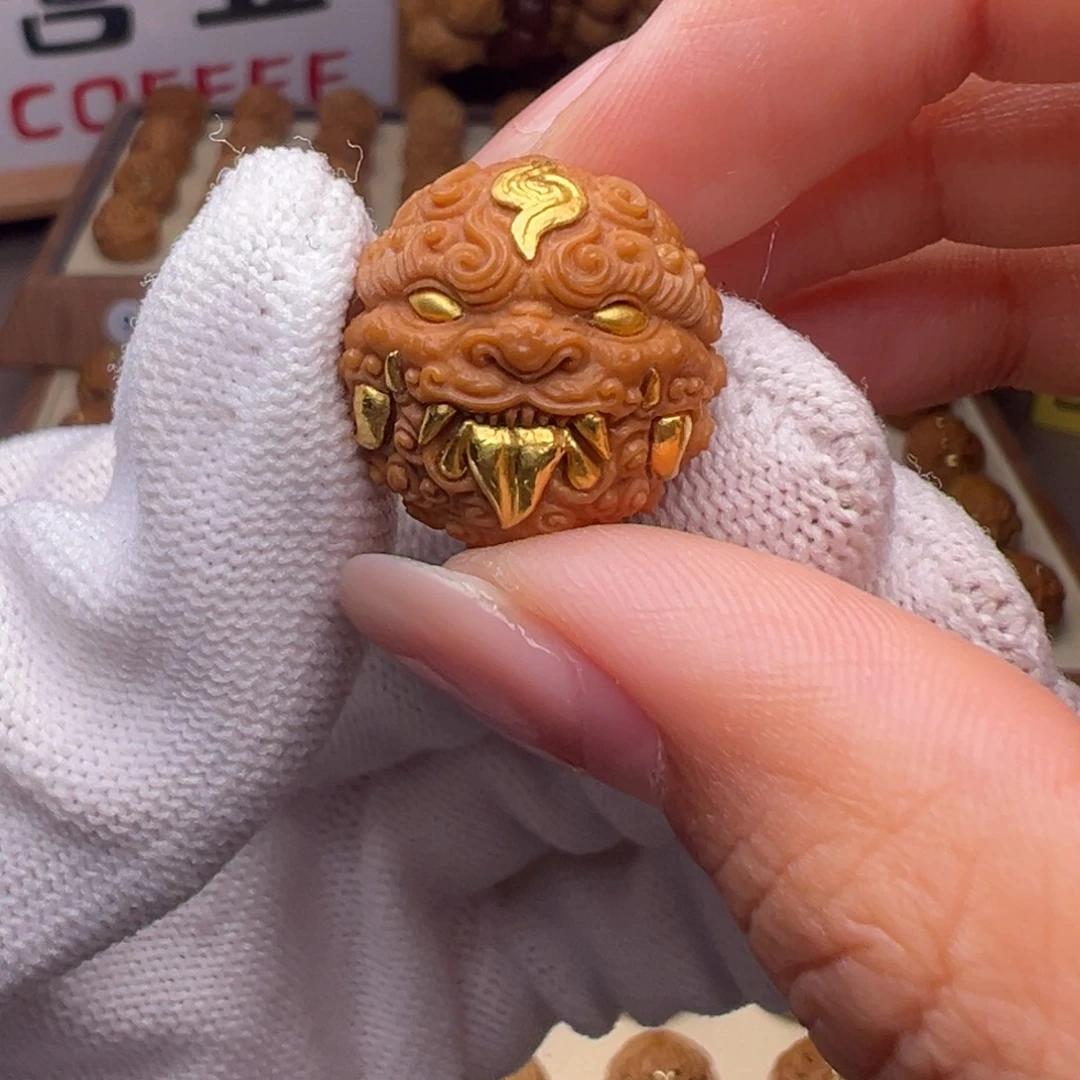 猴头核桃把件精修镶嵌金唐狮全品有正常封口线